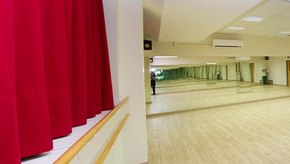Alquiler de salas en Zaragoza - sala Multiusos de Escuela Bailarán
